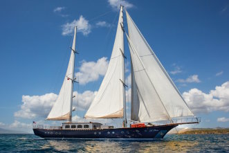 Sailing Yacht Le Pietre