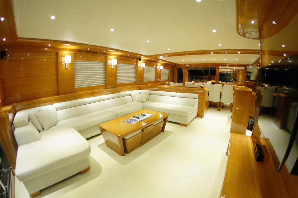 Luxury sailing yacht For Rent Santorini