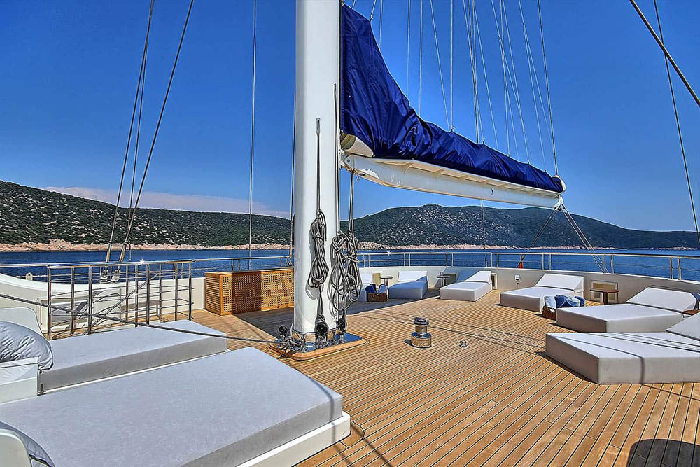 Luxury Motorsailer for rent in Greece