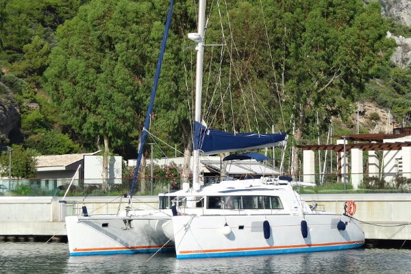 Catamaran Charter