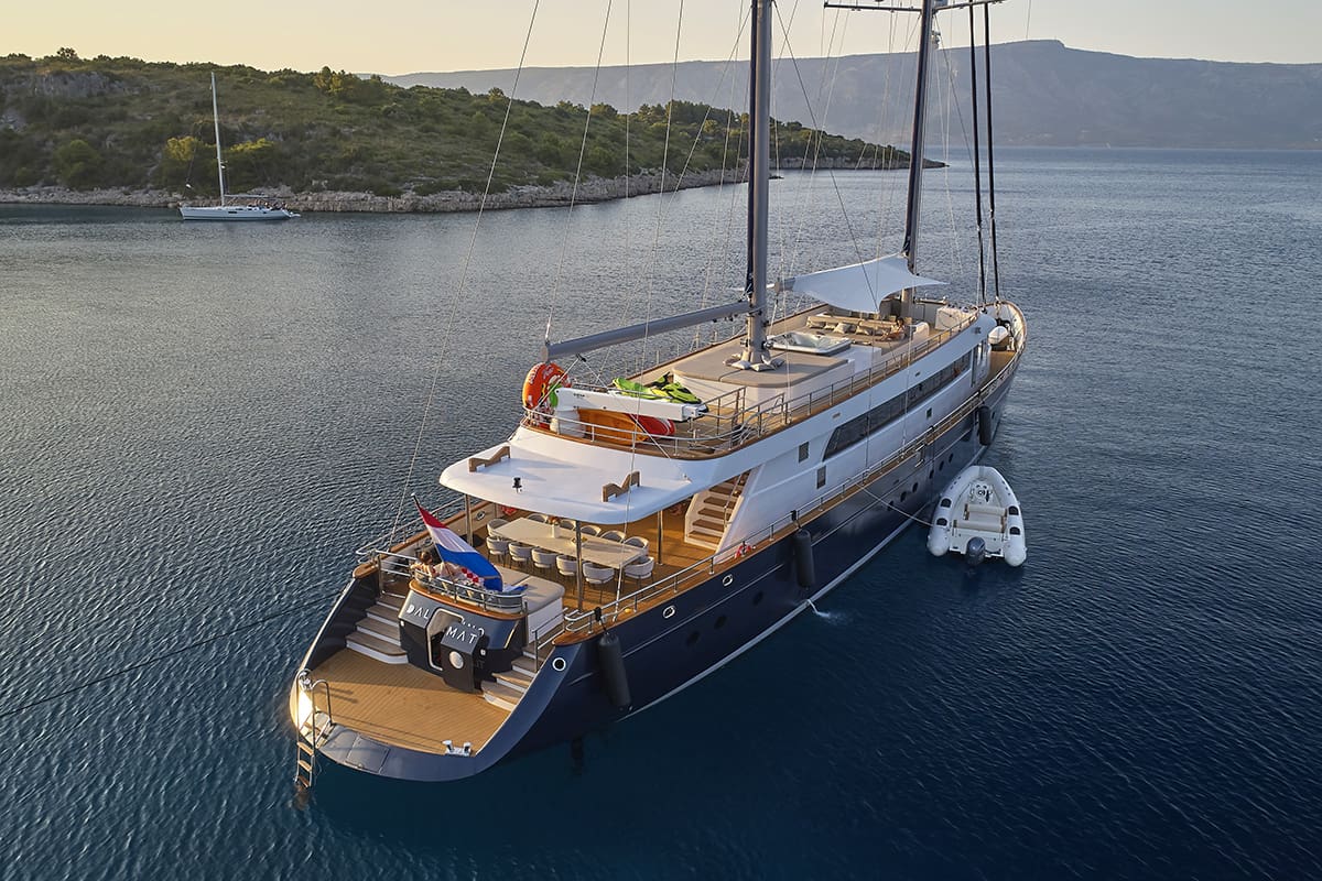 luxury sailing yacht Dalmatino