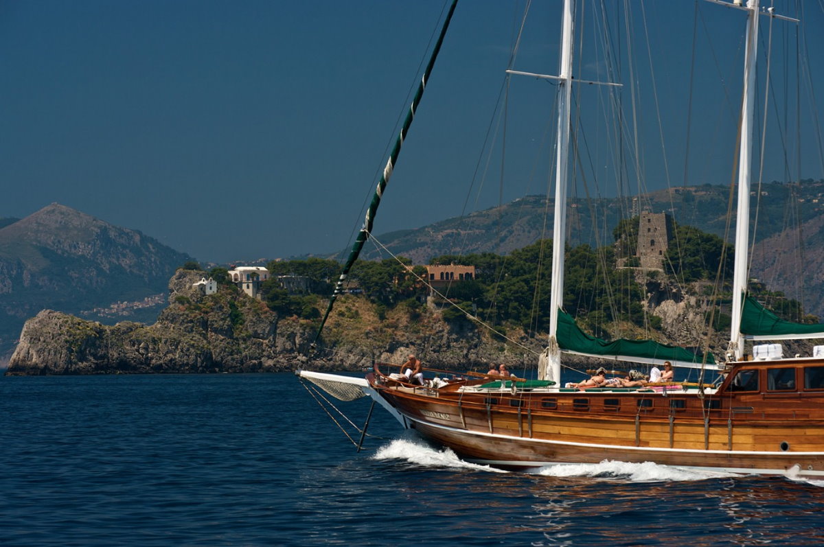 6 cabin Gulet Deriya Deniz for rent Italy