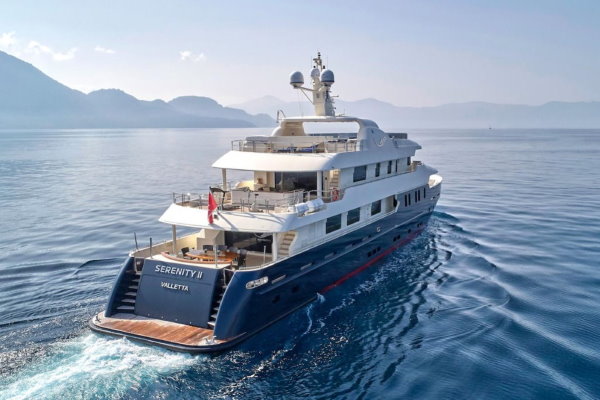 Motor yacht charter