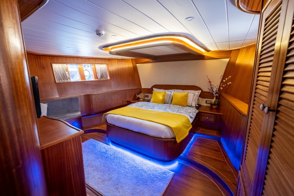 Rent 4 Cabin Motor Yacht Antalya